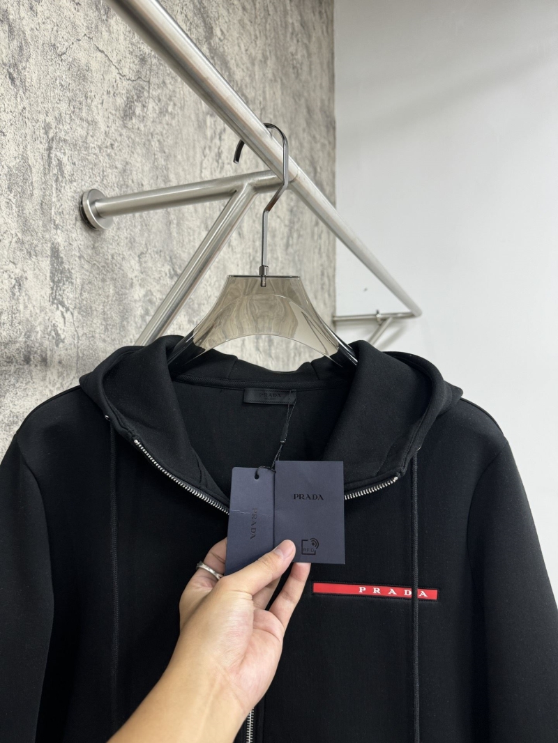 Pra*a outwear